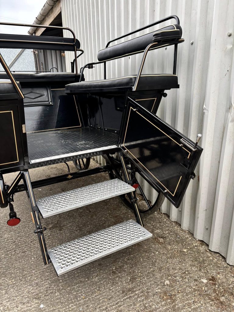 509620861_1344411410746002_3061378889519177251_n-768x1024 HARTLAND WAGONETTE   £2995