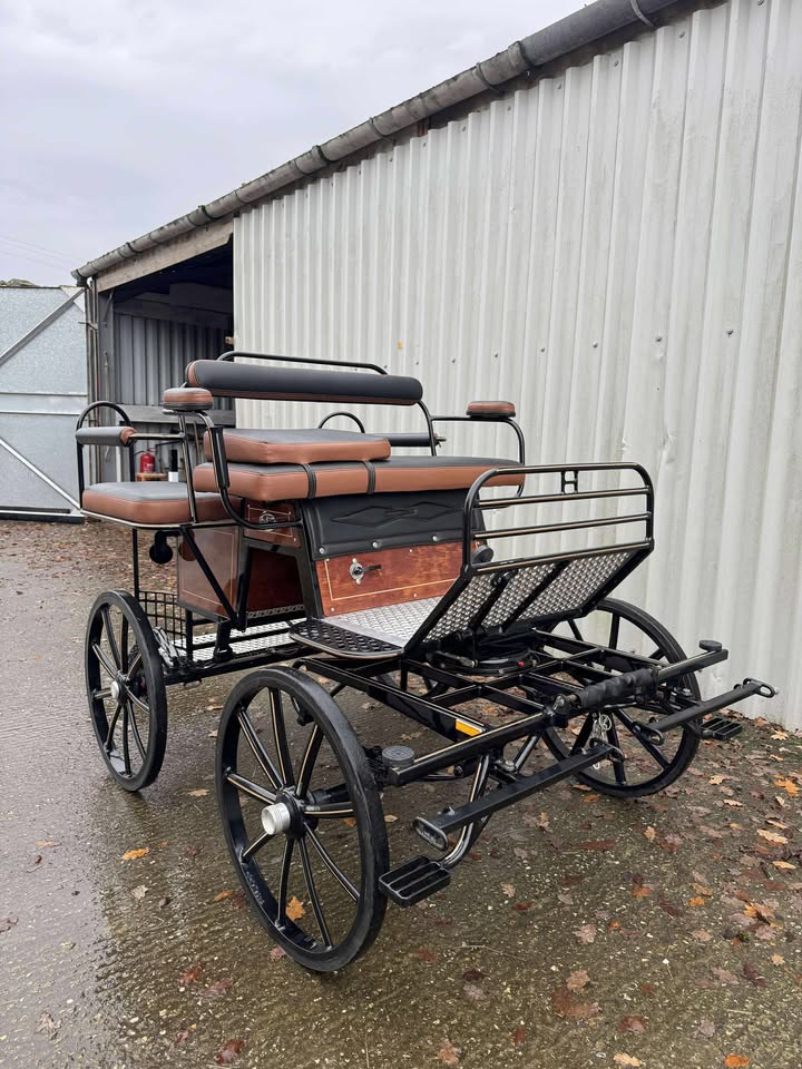 594456396_1186242110146703_6653981926308777592_n HARTLAND PLEASURESPORT COUNTRYMAN £1500 ovno