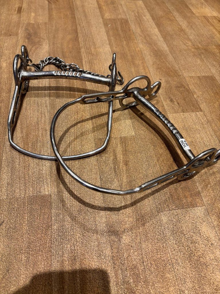 597947201_1498567615330380_9094008383779239195_n-768x1024 2 x 6” Bottom Bar Liverpools with curb chains - £10+VAT