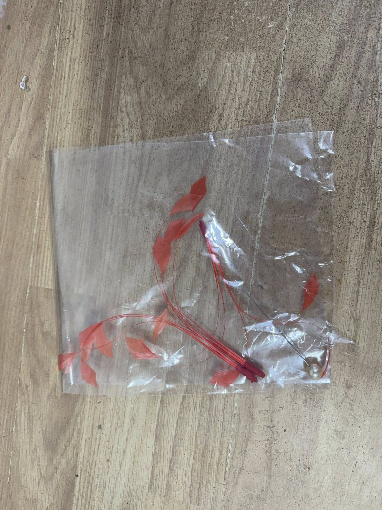 615457951_1527115575808917_754755279792842465_n-1-768x1024 ~ Beautiful feathers to dress up your hats ~