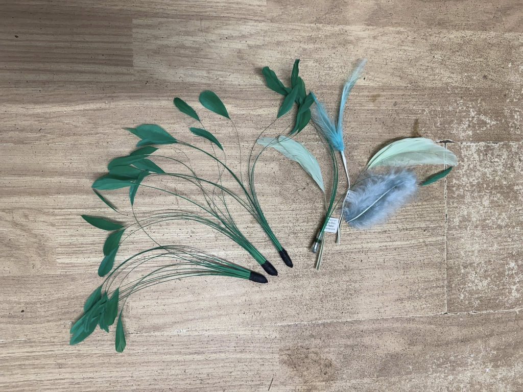 616614578_1527115259142282_1694413871688279255_n-1-1024x768 ~ Beautiful feathers to dress up your hats ~